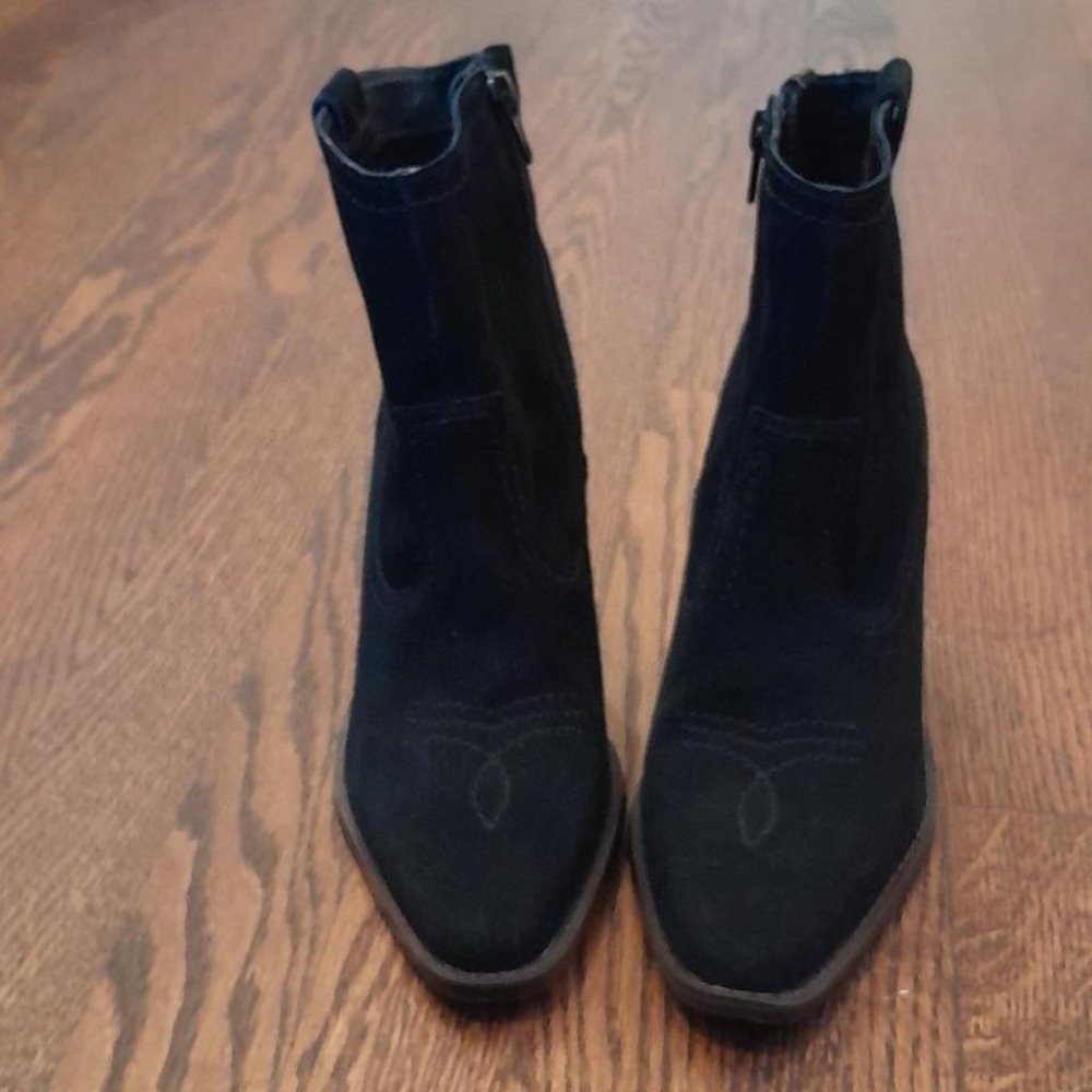 NWOB: Black Suede Western Ankle Boots Pointed Toe Women's 7 - Picture 2 of 8